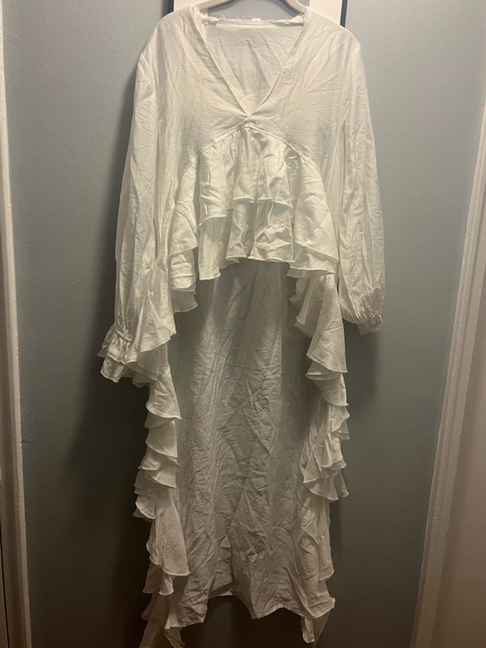 White Ruffled High-Low Maxi Dress - Picture 3 of 4